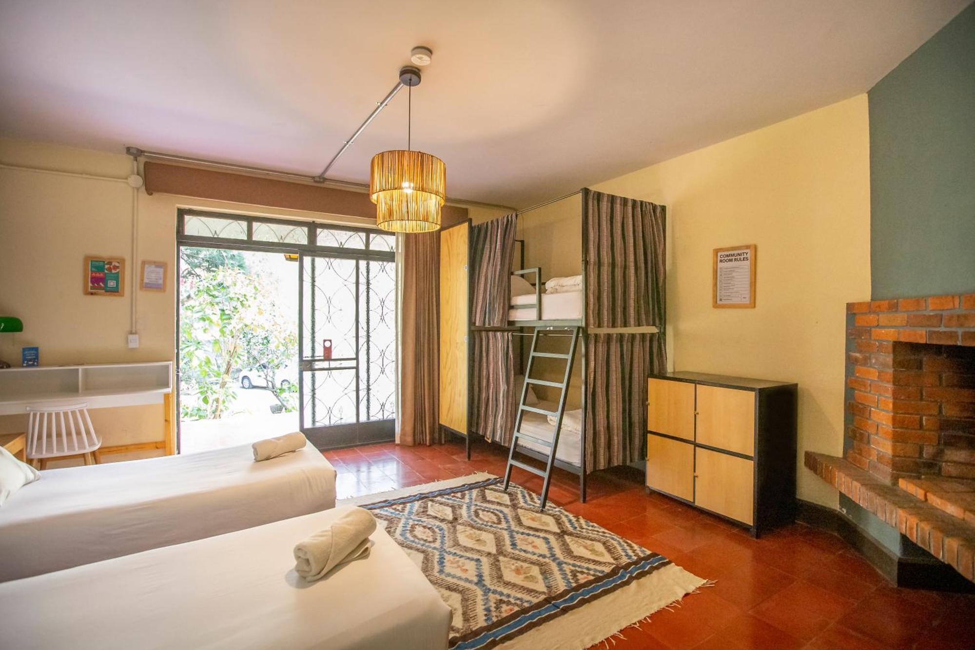 Socialtel Atitlan Hotel Panajachel Exterior photo